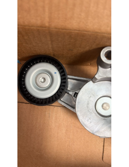 Celiņsiksnas spriegotājrullis VKM-31054 SKF, 03G903315D